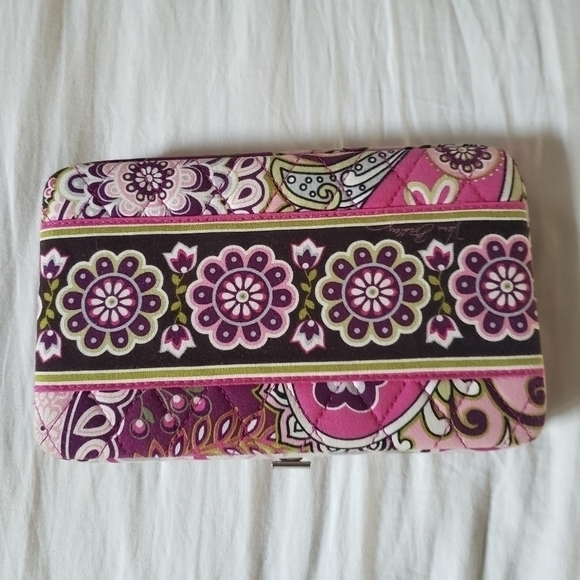 Vera Bradley Very Berry Paisley‎ hard Wallet - Picture 2 of 11